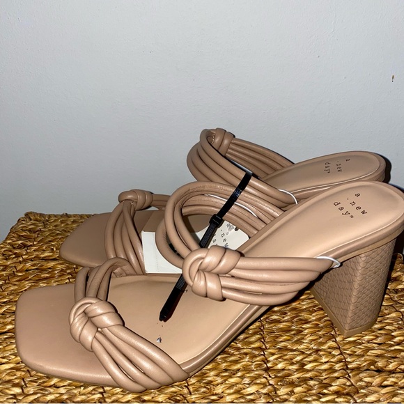 A New Day Square Toe‎ Heels - Picture 3 of 4